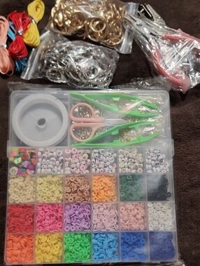 Bead set for jewelry or key chains  and bag charms